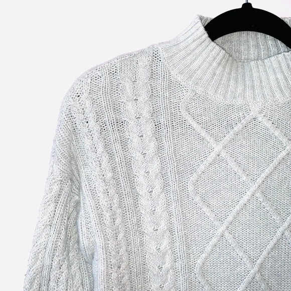 Old Navy Light Gray Mock Neck Cable Knit Pullover Sweater Small Women’s - Picture 3 of 11